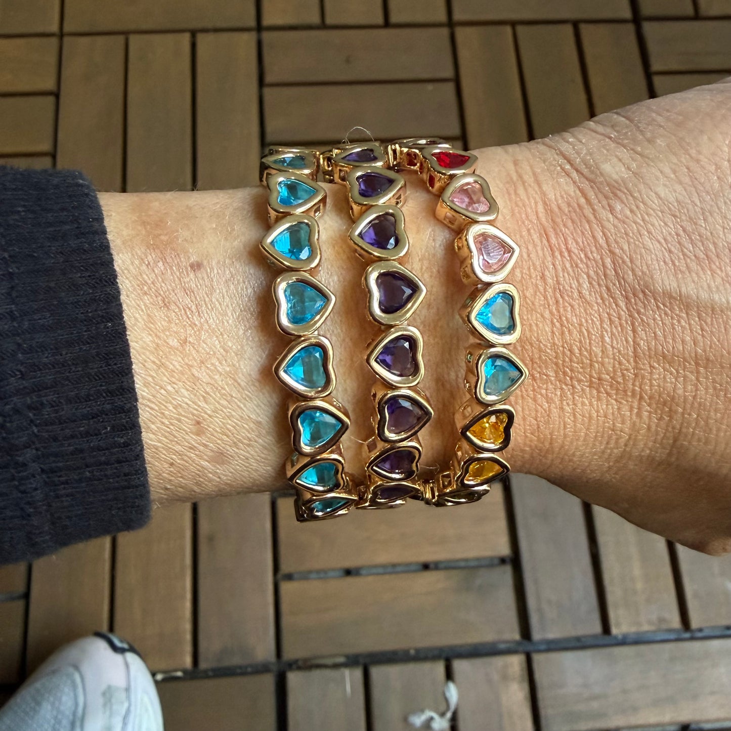 Rainbow Heart Crystal Stretchy Bracelet – Gold Bezel Elastic Style