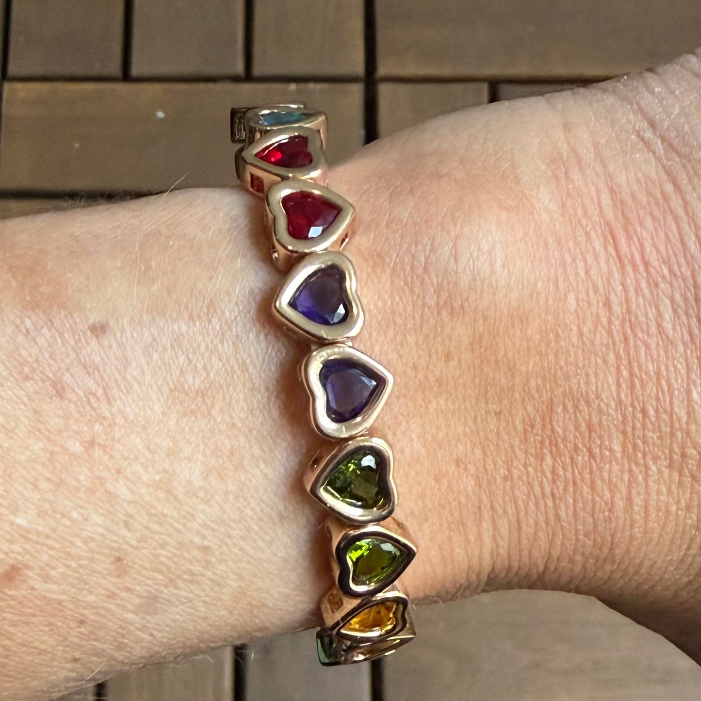 Rainbow Heart Crystal Stretchy Bracelet – Gold Bezel Elastic Style
