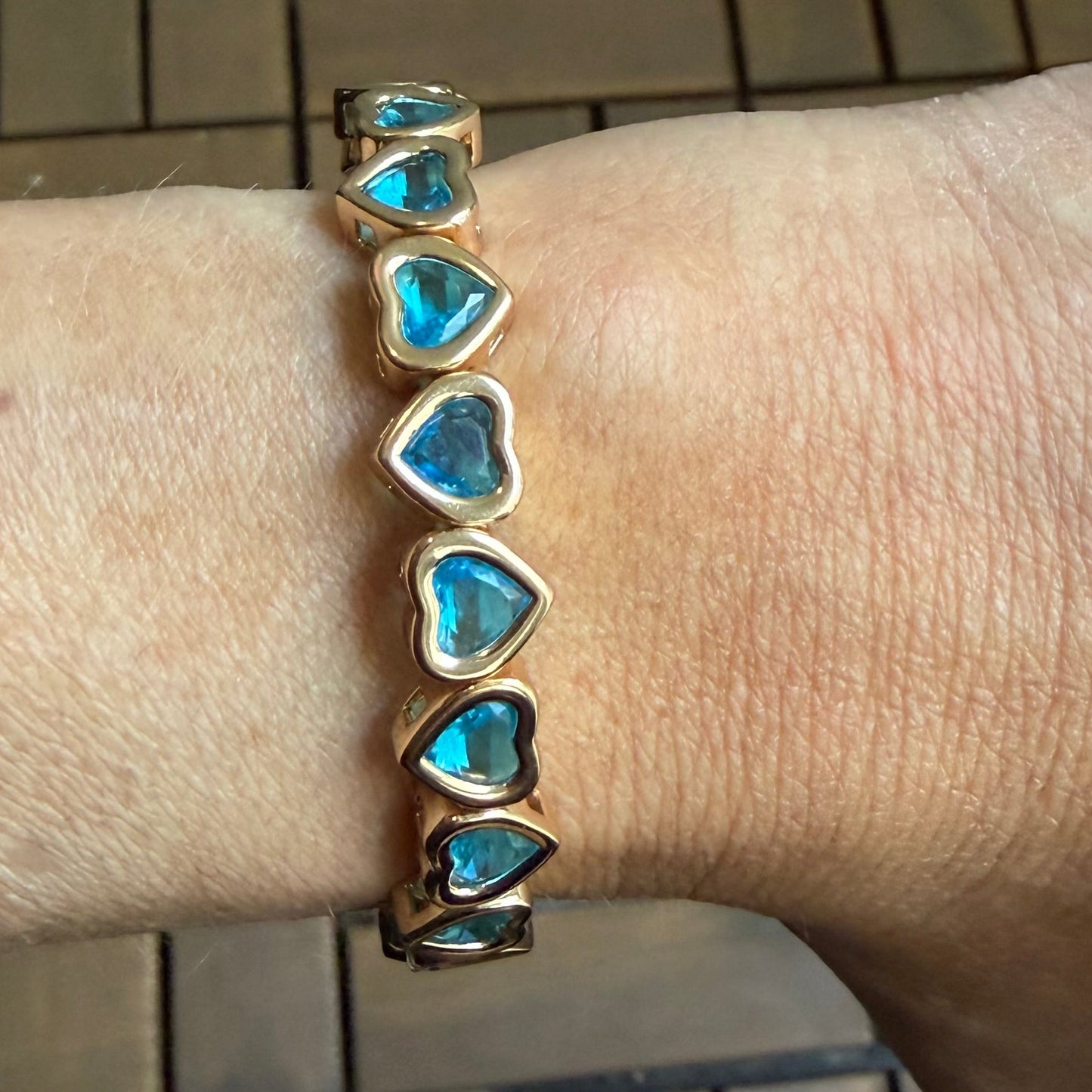 Rainbow Heart Crystal Stretchy Bracelet – Gold Bezel Elastic Style
