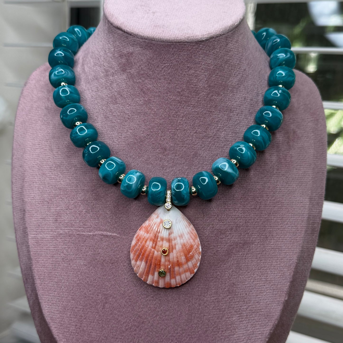 Colorful Acrylic Beaded Shell Pendant Necklace