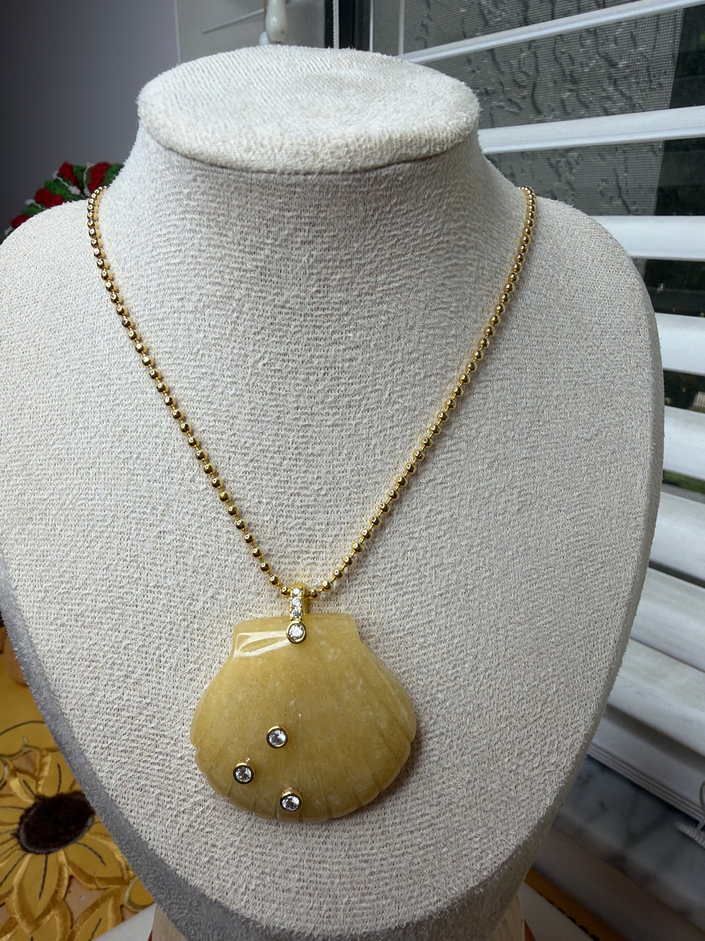 Jumbo Shell Charm