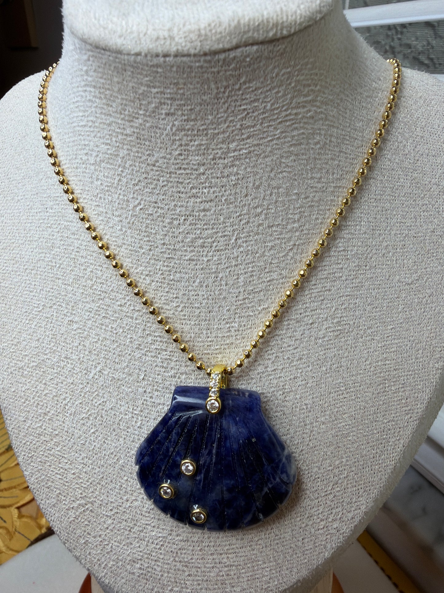 Jumbo Shell Charm