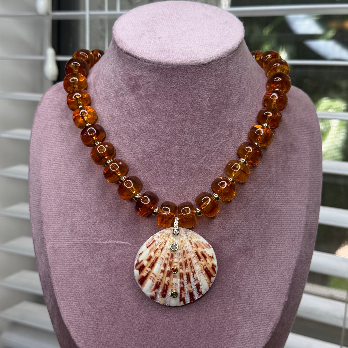 Colorful Acrylic Beaded Shell Pendant Necklace